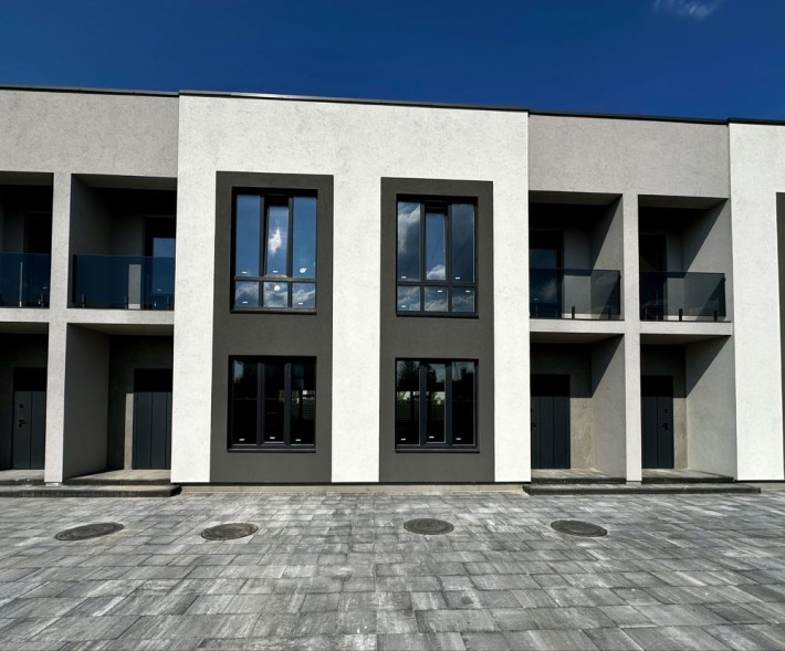 Таунхаус квартира Киев Осокорки метро Дарницкий от застройщика - фото 1