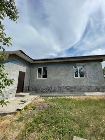 Продам добротний будинок в Черняхівці - фото 1