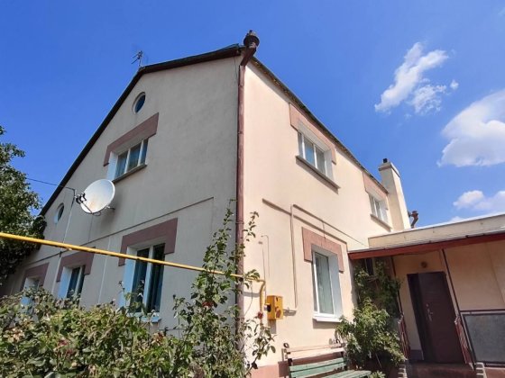 Просторий будинок з мансардою та великою ділянкою в Сонячному Кропивницкий