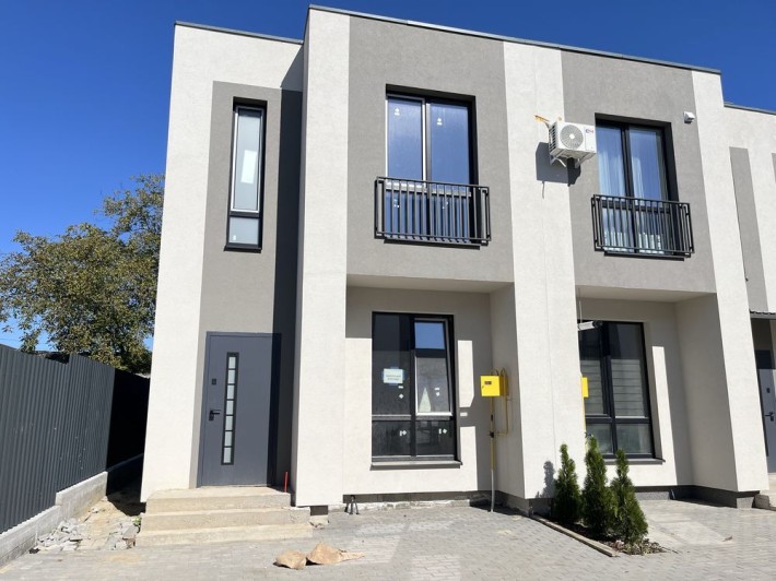 Кутовий таунхаус в завершеному комплексі. - фото 1