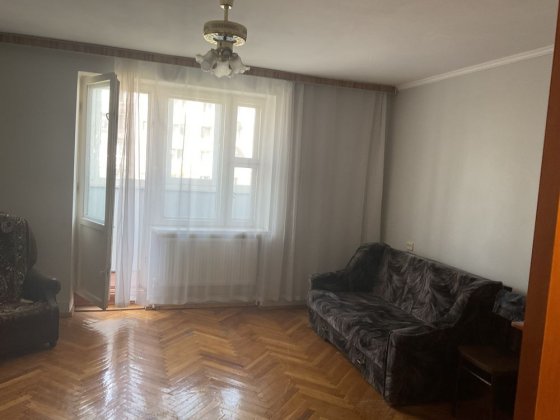 Сдам 3- х комнатную квартиру в хорошем районе с автономным отоплением. Нове