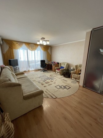 Сдам 1-комнатную квартиру на ул. Высоцкого/Сахарова - фото 1