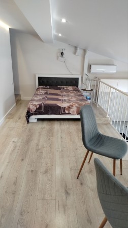 Сдам 2х уровневую квартиру в Клубном доме в Лесках - фото 1