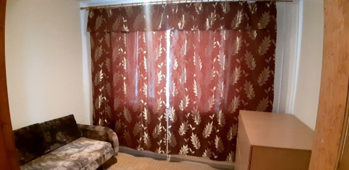 Сдам свою 4-х комнатную квартиру в  спальном микрорайоне 
ЖК "Времена - фото 1