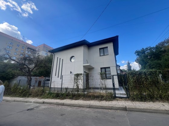 Продаж 1/2 будинку вулиця Дунайська Львів