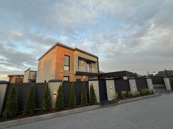 Будинок з басейном та тепловим насосом Киев