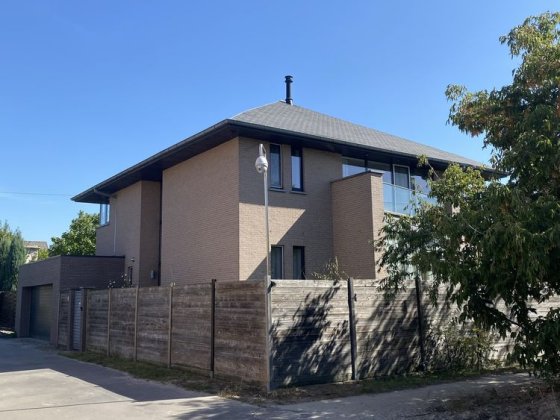 Продаж будинку Осокорки з виходом на Дніпро та бомбосховищем Киев