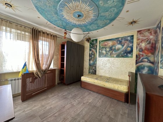 Продаж 3-поверхового будинку пров. Перлинний