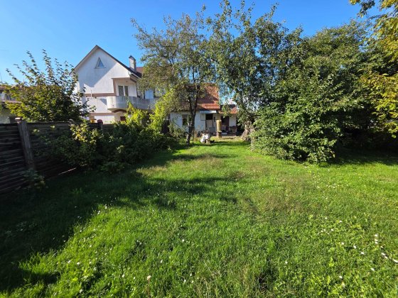 Будинок з ділянкою в.Грузинська в гарному тихому з багат.зеленню місці Львів