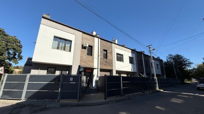 Продаж котеджу  235 м з ремонтом  у Львові вул. Ранкова-Кульпарківська - фото 1