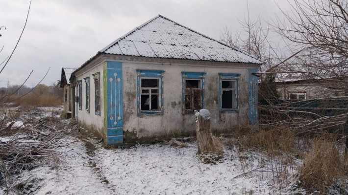 Продаётся дом под капитальный ремонт. - фото 1