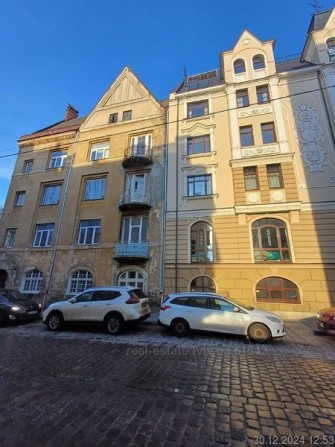 Продаж будинку  650 м кв окремо стоячого + земля 4 соток вул Лисенка - фото 1