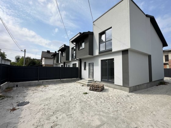 Продаж котеджів по вул. Чигиринська,  3км до Центру єОселя, біля Львів