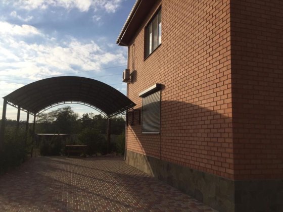 Продається просторий будинок у межах міста Миколаїв