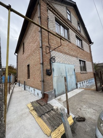 Двоповерховий Будинок в місті - фото 1