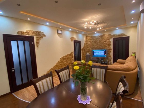 Продам дом в центре города - Артёма Дніпро