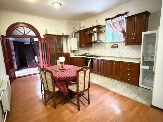 В продажу 2 к частина будинку в Центрі з Індивідуальним опаленням Миколаїв