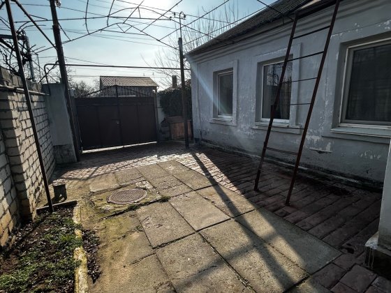 Продам будинок в Центральному районі по  вул. Котельній 18000у.е Миколаїв