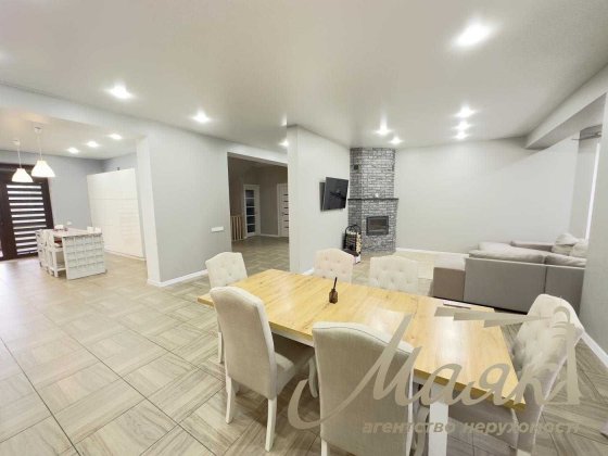 Продаж 2-поверхового будинку, Дніпровський район