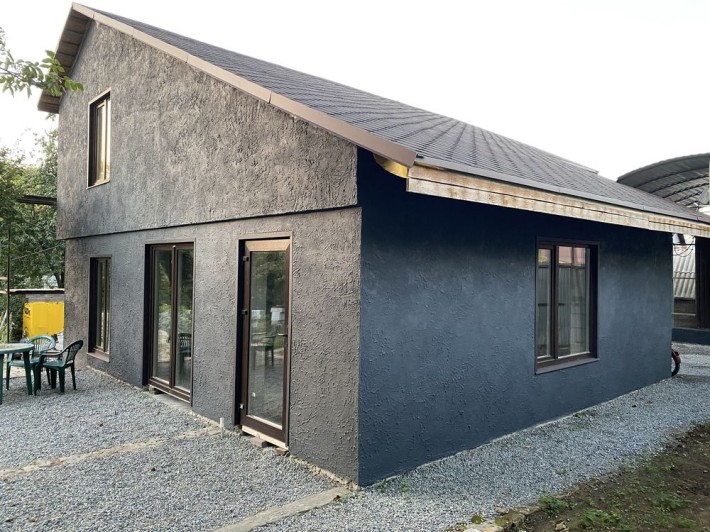 Продам новий будинок 140 м² у центрі міста з гаражем та бункером - фото 1