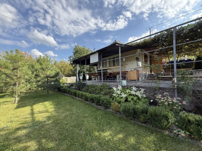 Продажа дома с бассейном в Сухачевке - фото 1