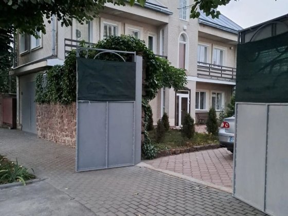 Продам двоповерховий будинок в Новомиколаївці. Кропивницький