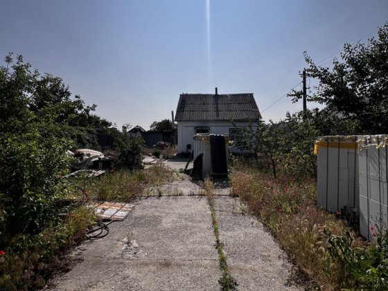 Продам земельну ділянку з будиночком Дніпро