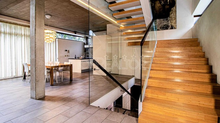 Продаж розкішного 2-поверхового будинку в котеджному селищі Сокільники - фото 1