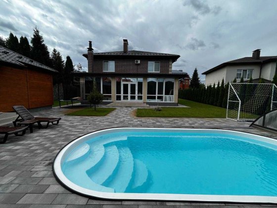 Будинок з ремонтом, басейн, 216 кв.м, 9 соток, Софіївська Борщагівка Софіївська Борщагівка