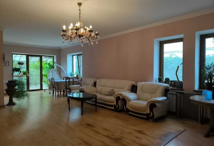 Продам дуплекс с ремонтом, гаражом, участком! seg-01 - фото 1