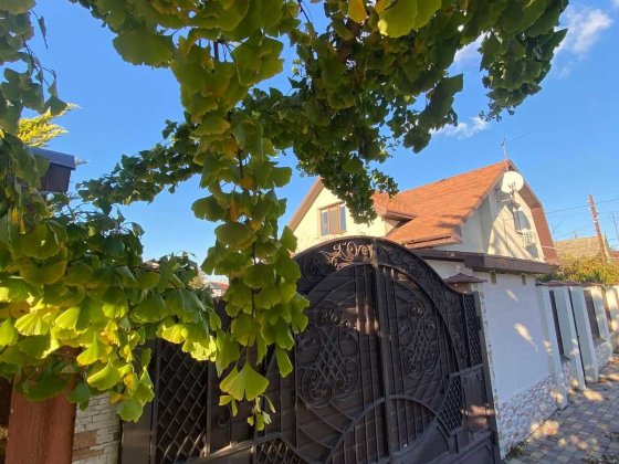 Двухэтажный дом пос. Котовского — «золотой треугольник», топ-локация! Одесса