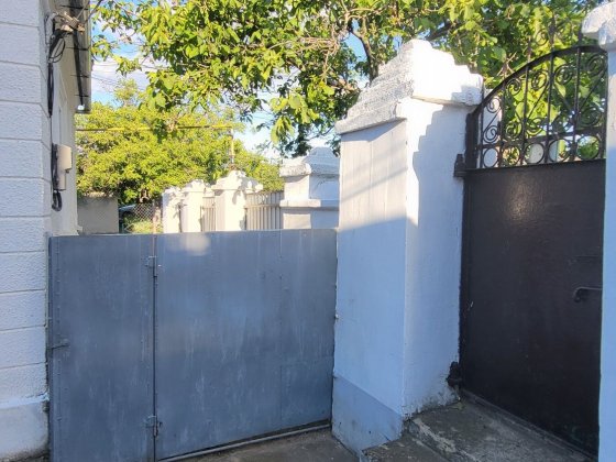 Продаю будинок з свердловиною.Центральний район Миколаїв