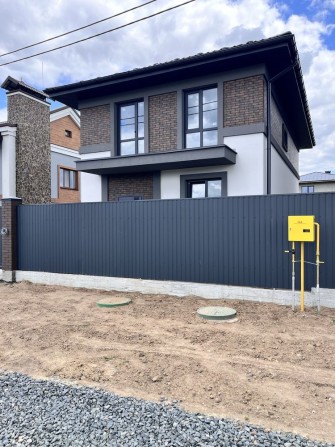 Будинок з газом 120 м2, с.Петропавлівська Борщагівка, біля ліцею. - фото 1