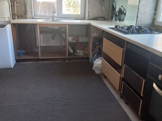 Продаю пол дома, с неоконченным ремонтом, район ЮТЗ, 22000$ Николаев