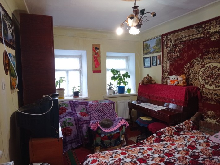 Продаю дом - 4 ком., можно на 2 семьи, космет ремонт. Район 8 Военная - фото 1