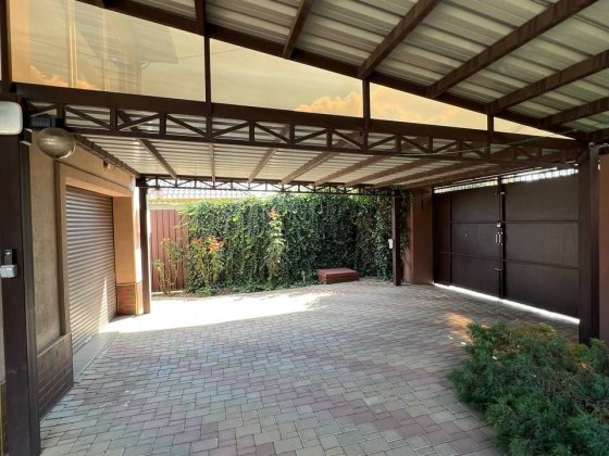 Продаётся добротный 2-х этажный дом. Центр Варваровки. Сертификат! Миколаїв