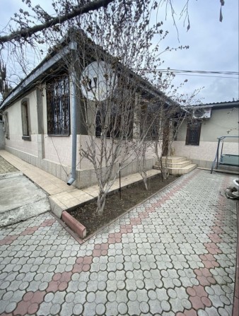 Продаю  4к будинок в Центрі - фото 1