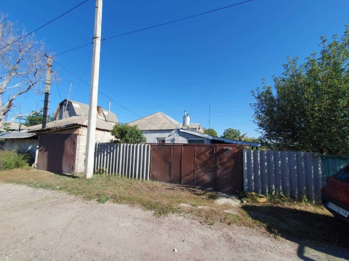Продам будинок.  65м2,  Газ, вода, гараж. метро  Індустриальна,  ХТЗ. - фото 1