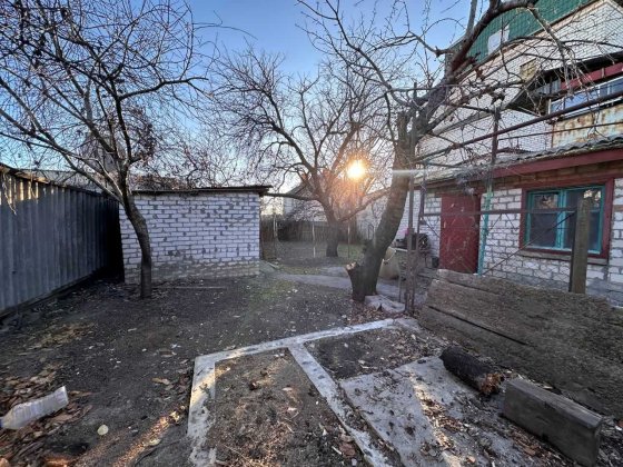 Будинок - 5 кімнат, гараж, ОКРЕМИЙ двір, центр Миколаїв