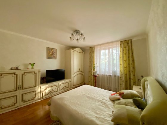 Продається частина будинку з ремонтом — вул. Бузька (Варварівка) Миколаїв