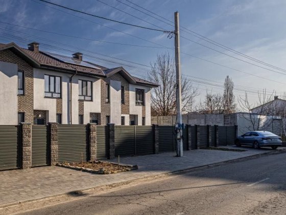 Боковий таунхаус з окремим заїздом. 3 сотки Петропавлівська Борщагівка Петропавловская Борщаговка