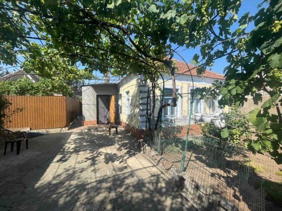 Продаю ½ будинку. Водопій. Окремий двір. Гараж Миколаїв