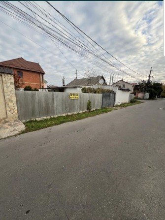 Продам угловой участок с домом 3/4 сотки - фото 1