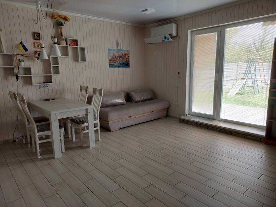 Новий сучасний будинок, "Родичі" - з гаражем, навісом, на 12 с землі Харків