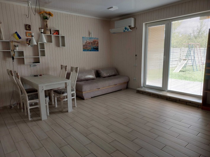 Новий сучасний будинок, "Родичі" - з гаражем, навісом, на 12 с землі - фото 1