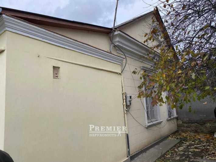 ТЕРМІНОВО Недорого Продам будинок у місті в 10хв. від моря діл.4 соток - фото 1