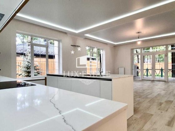 Элитный Дом в престижном мини-поселке Харькова - «Форест» Харків