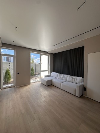 Новий таунхауз з РЕМОНТОМ і меблями. 4 кімнати. ГАЗ. - фото 1