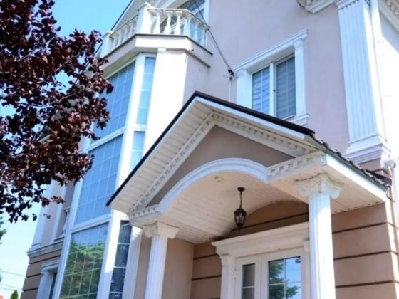 Продаю дом с бассеионом Царское село Перегон Миколаїв