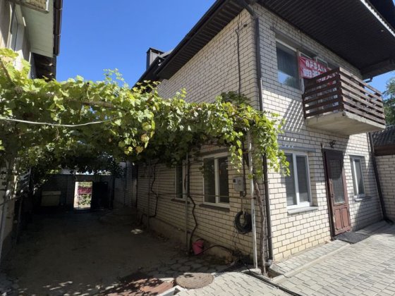 Продам 4-х комн двухэтажный дом на Слободке